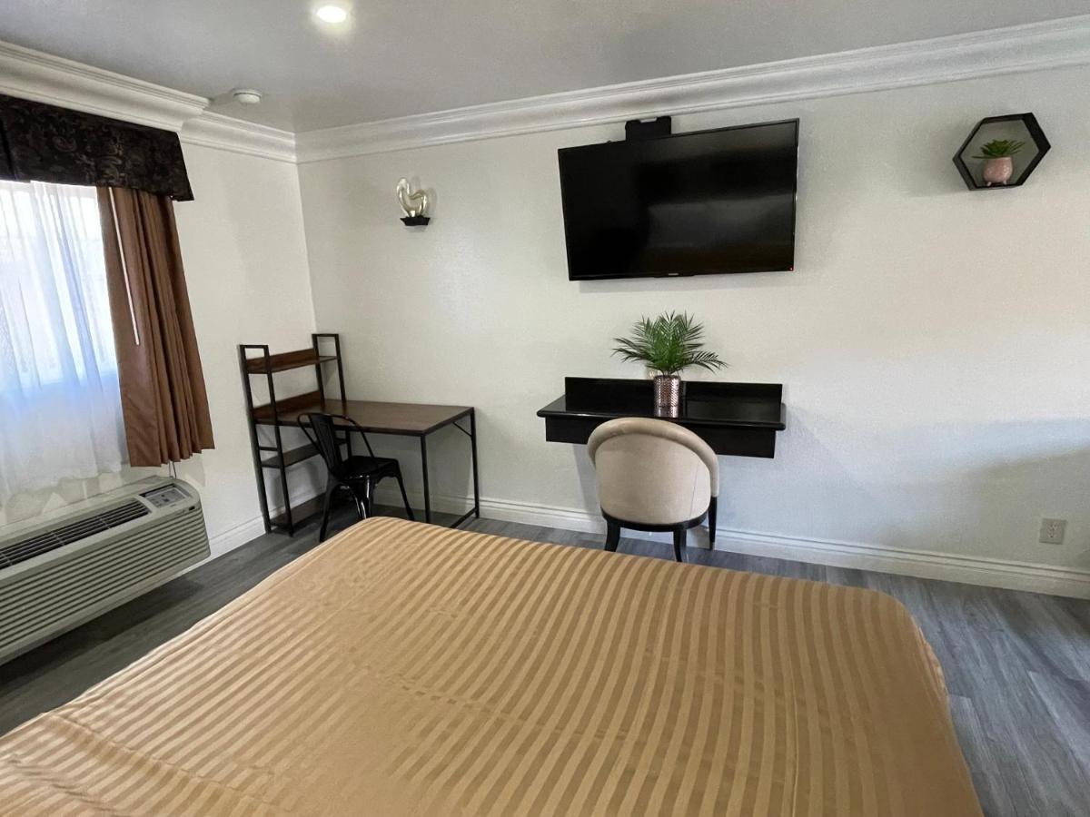 Rodeway Inn Santa Ana Dış mekan fotoğraf